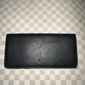 Universal Thread Wallets